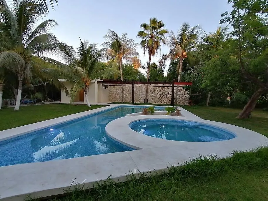 Marysol Beachfront Next To Nomads D2 Apartment Isla Mujeres