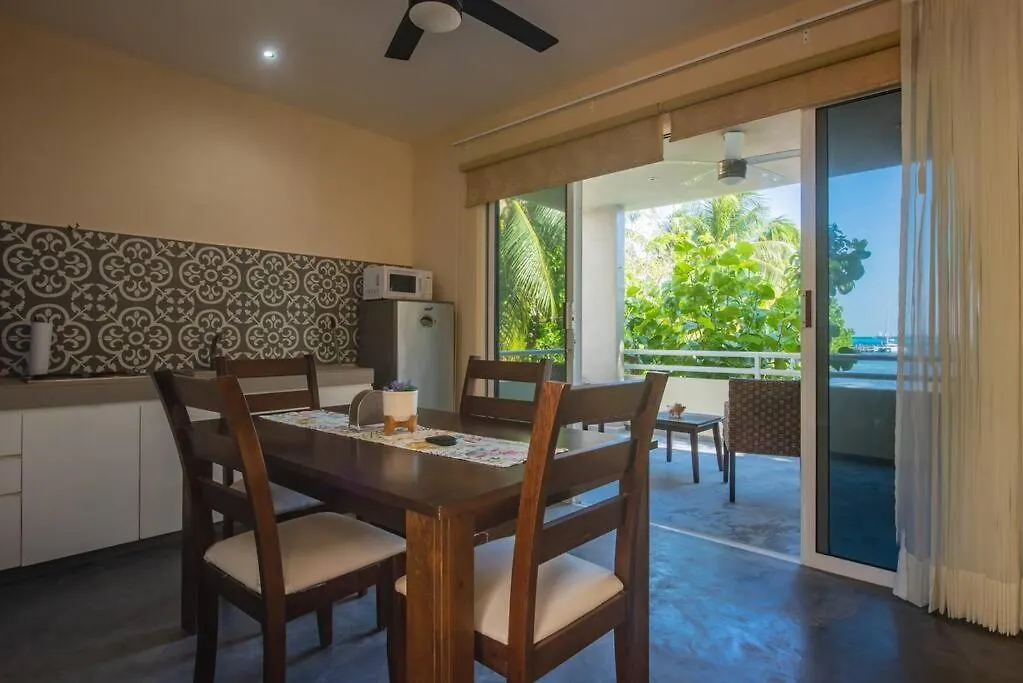 Marysol Beachfront Next To Nomads D2 Apartment Isla Mujeres