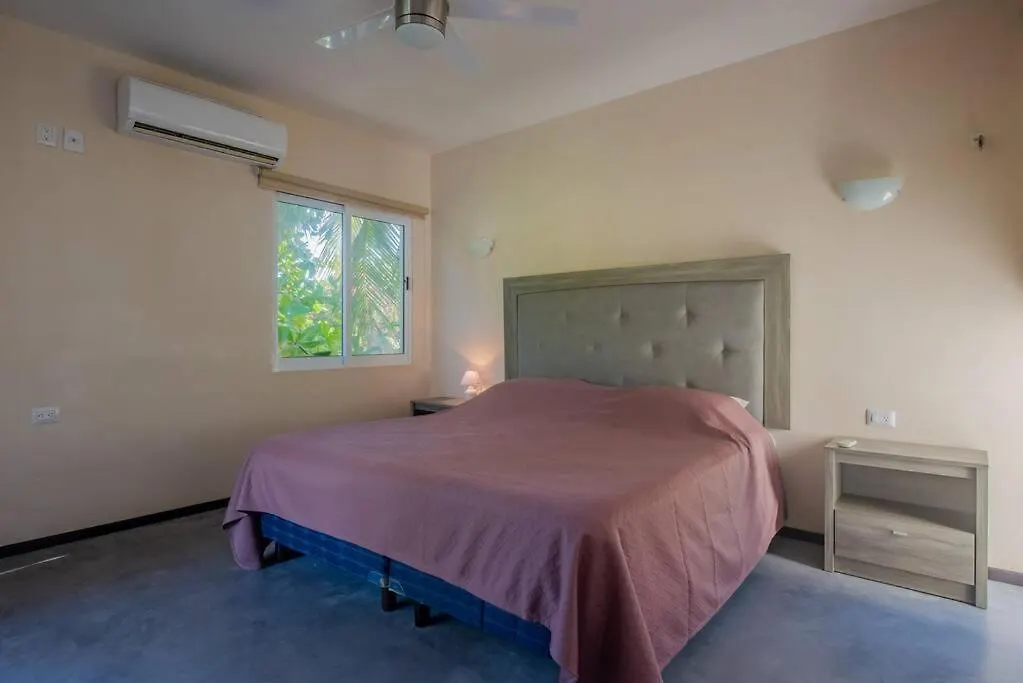 Marysol Beachfront Next To Nomads D2 Apartment Isla Mujeres