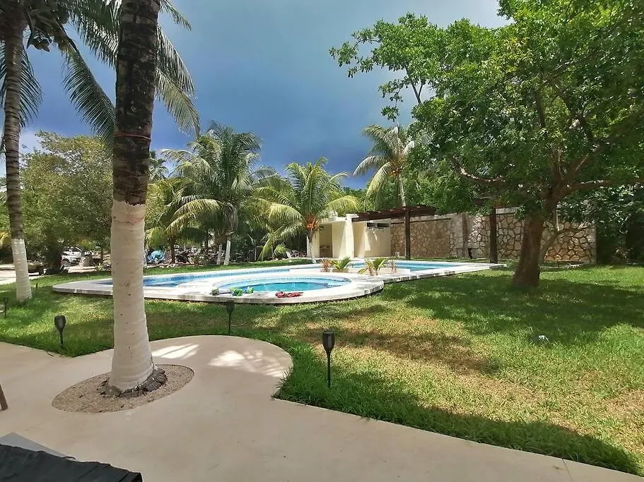 Marysol Beachfront Next To Nomads D2 Apartment Isla Mujeres