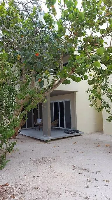 Marysol Beachfront Next To Nomads D2 Apartment Isla Mujeres