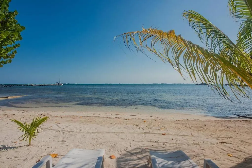 Marysol Beachfront Next To Nomads D2 Apartment Isla Mujeres
