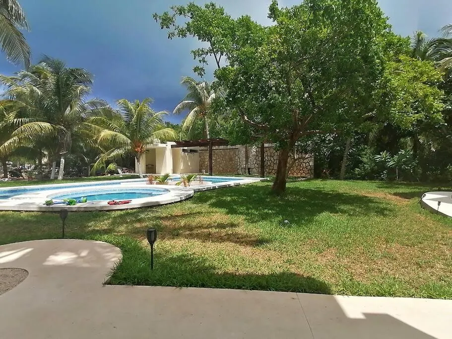 Marysol Beachfront Next To Nomads D2 Apartment Isla Mujeres